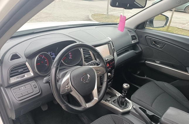 SsangYong Tivoli cena 42900 przebieg: 114000, rok produkcji 2016 z Góra małe 529